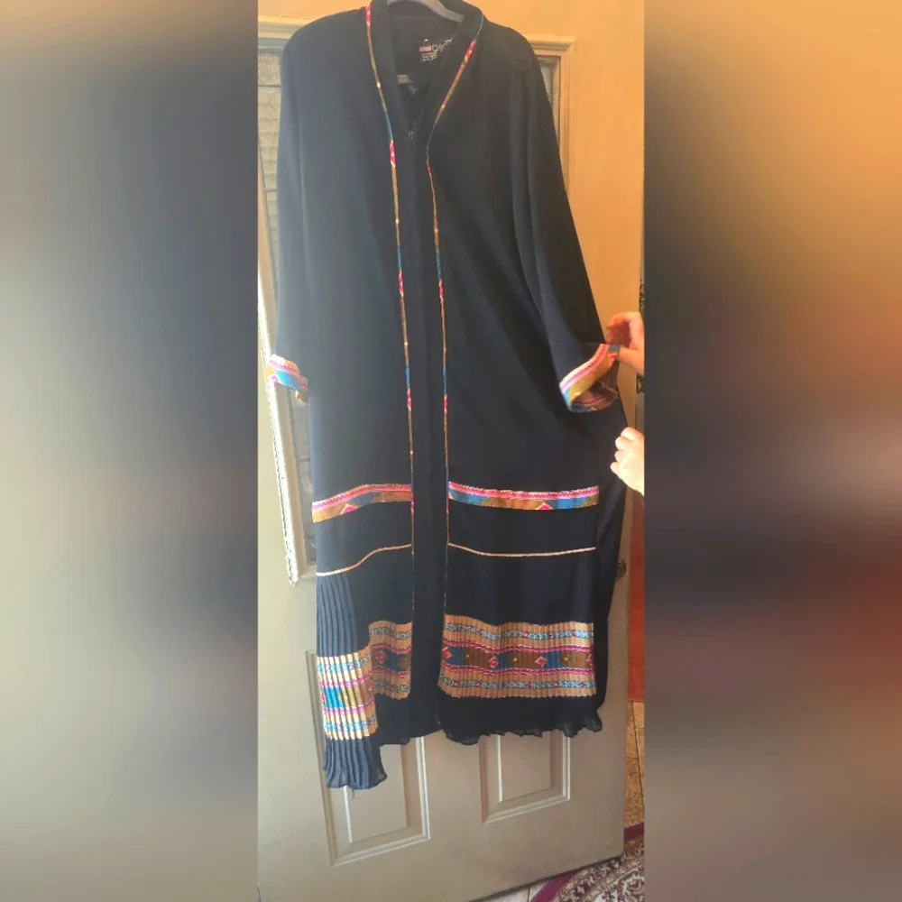 ✨ Trendy & Unique Abaya – Modern Elegance Meets Tradition ✨ - Picture 1 of 9